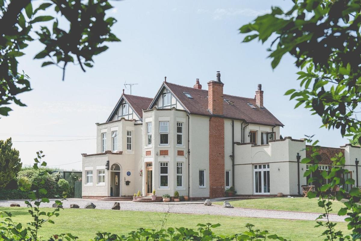 Mere Brook House Wirral Exterior photo